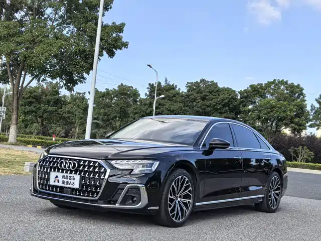 Audi A8 A8L 50 TFSI quattro, Select