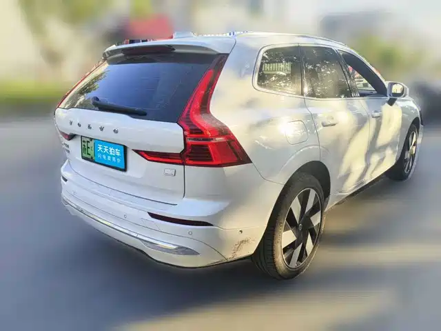 Volvo XC60 Plug-in Hybrid 2024 T8 PHEV Long Range AWD Smart Elite Luxury Edition — фото 2