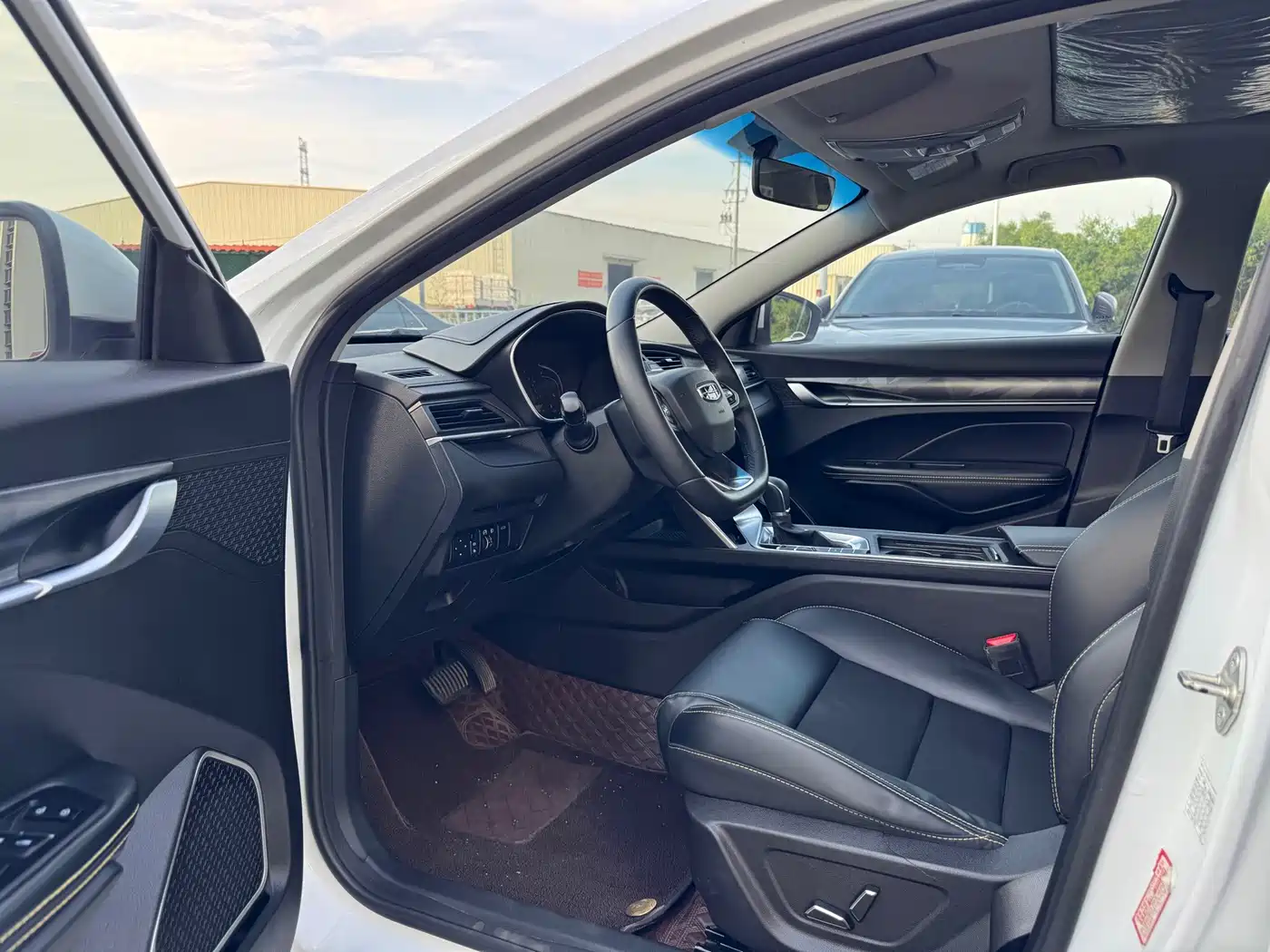 Фото 4 - Geely Binrui