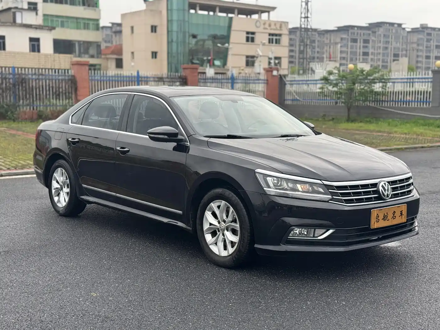 Volkswagen Passat 2015 1.8TSI Automatic Prestige Edition фото 2