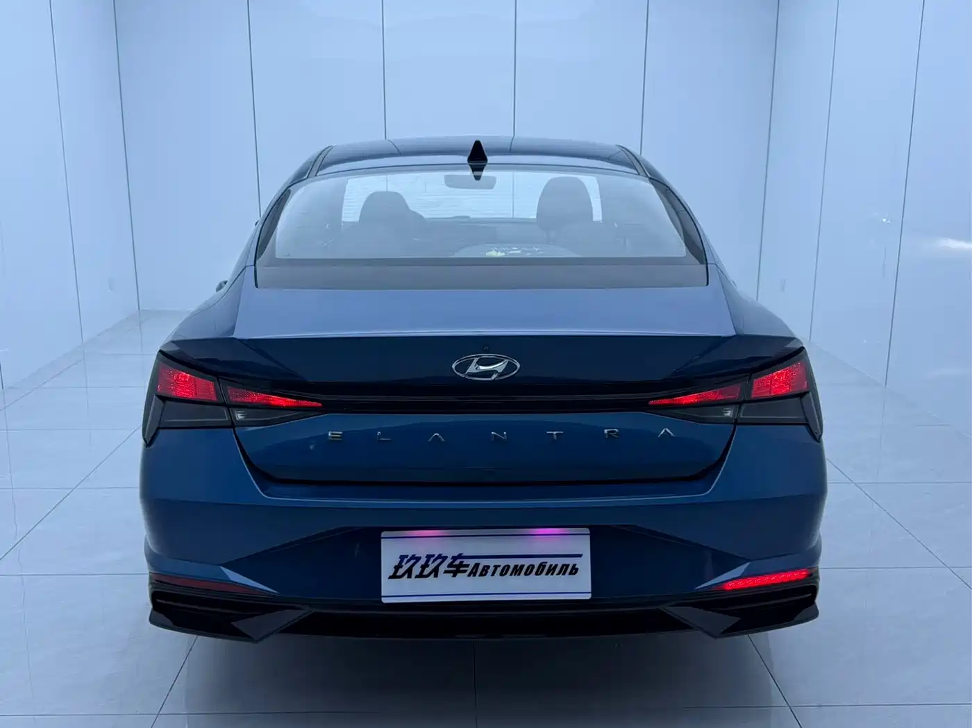 HYUNDAI ELANTRA