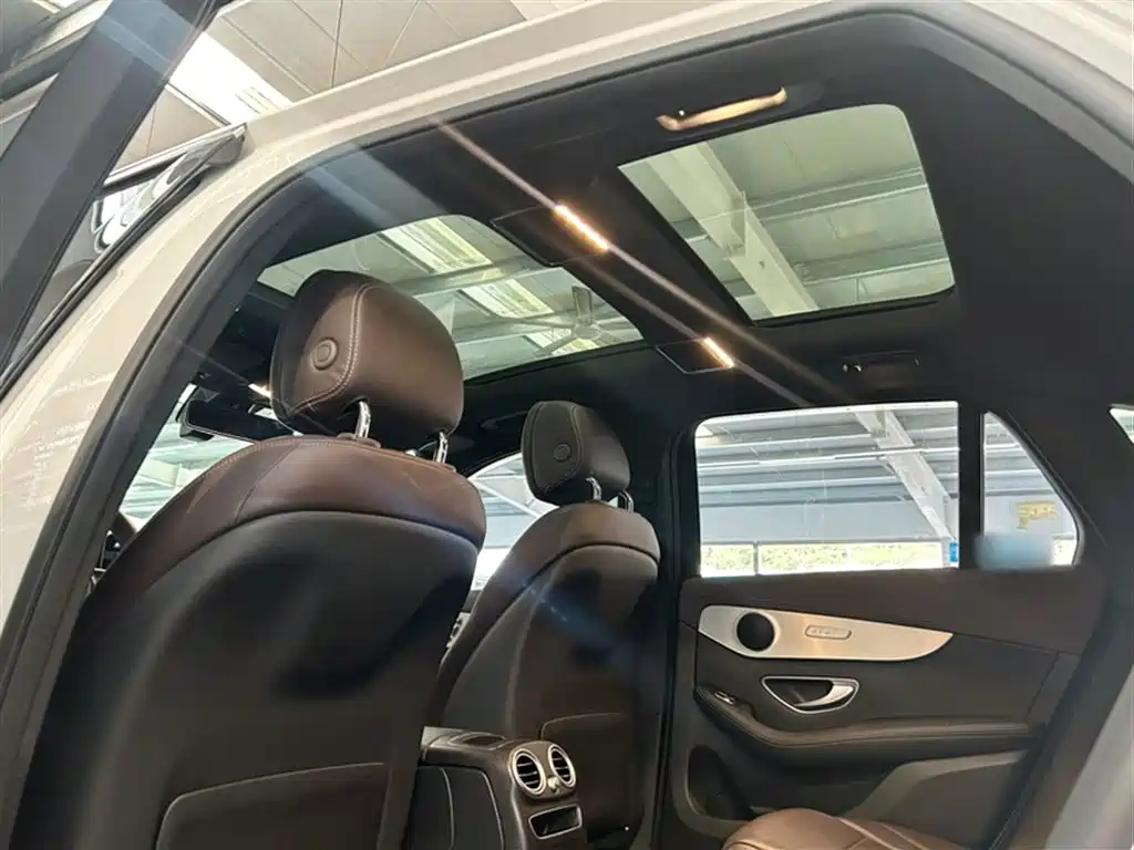 MERCEDES-BENZ GLC