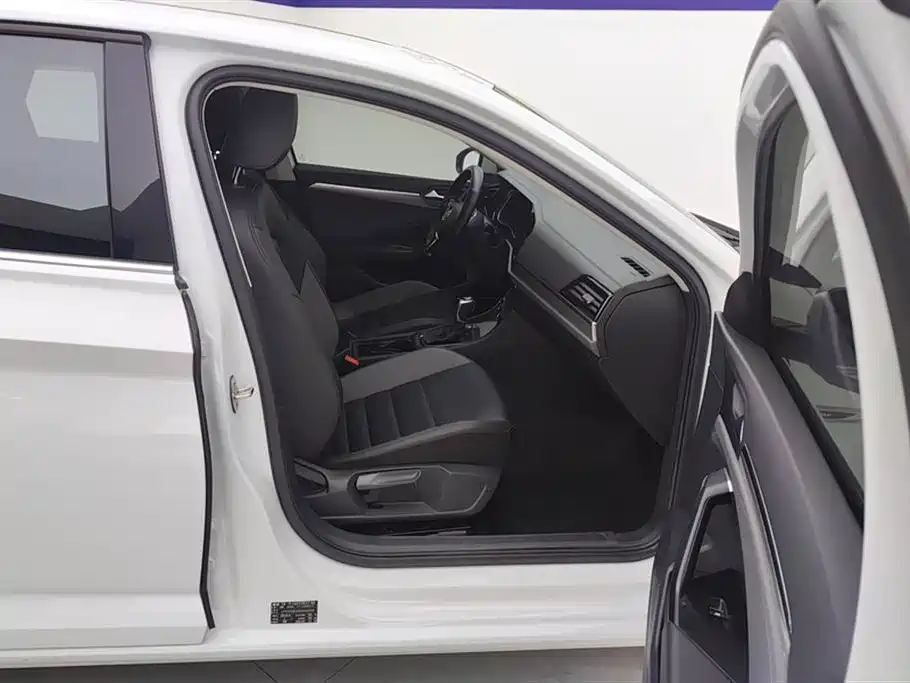 Volkswagen Sagitar 2022 280TSI DSG Surpassing Edition фото 8