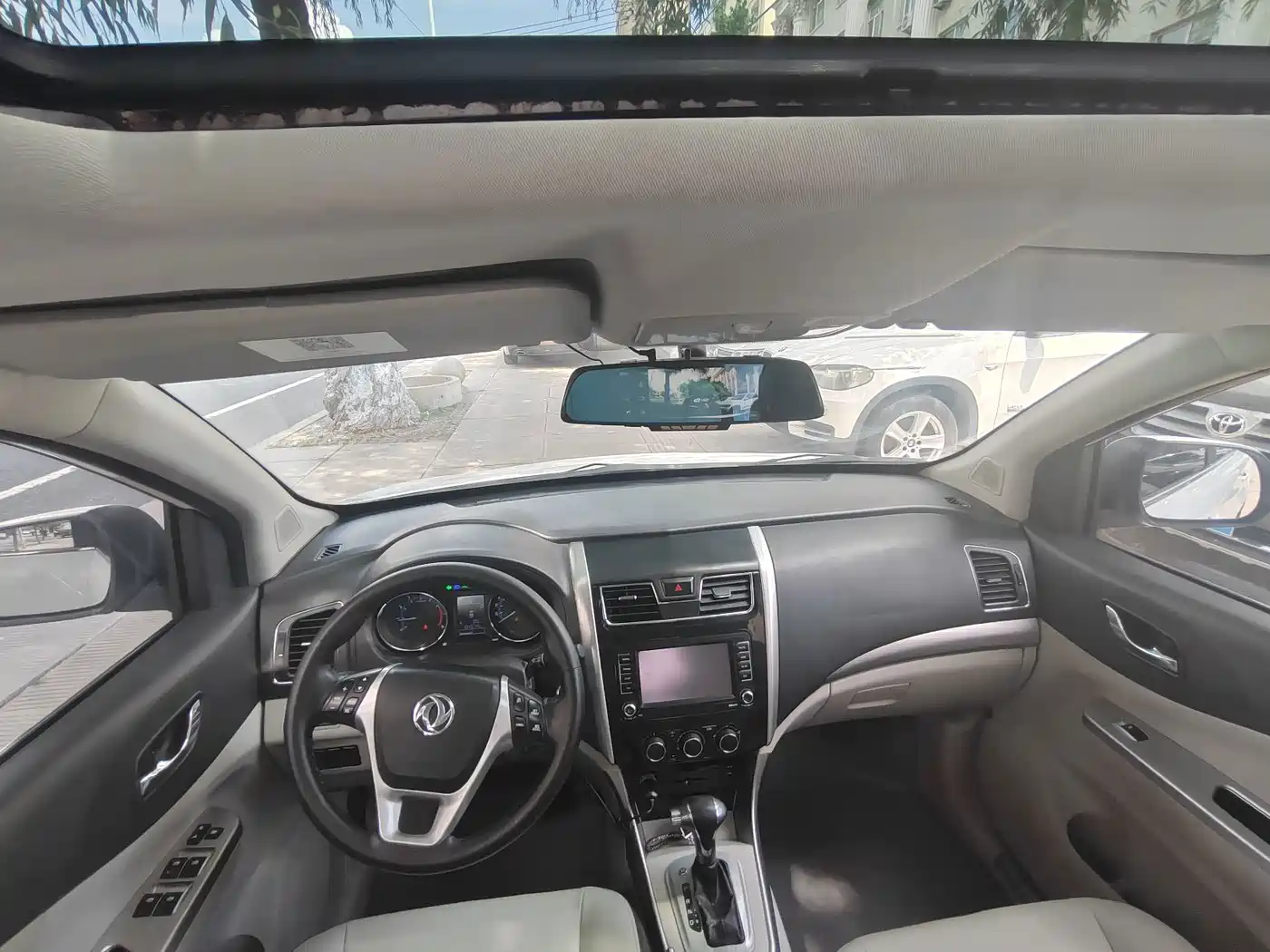 Dongfeng Fengxing Fengxing S500 2016 2016 1.6L CVT Premium