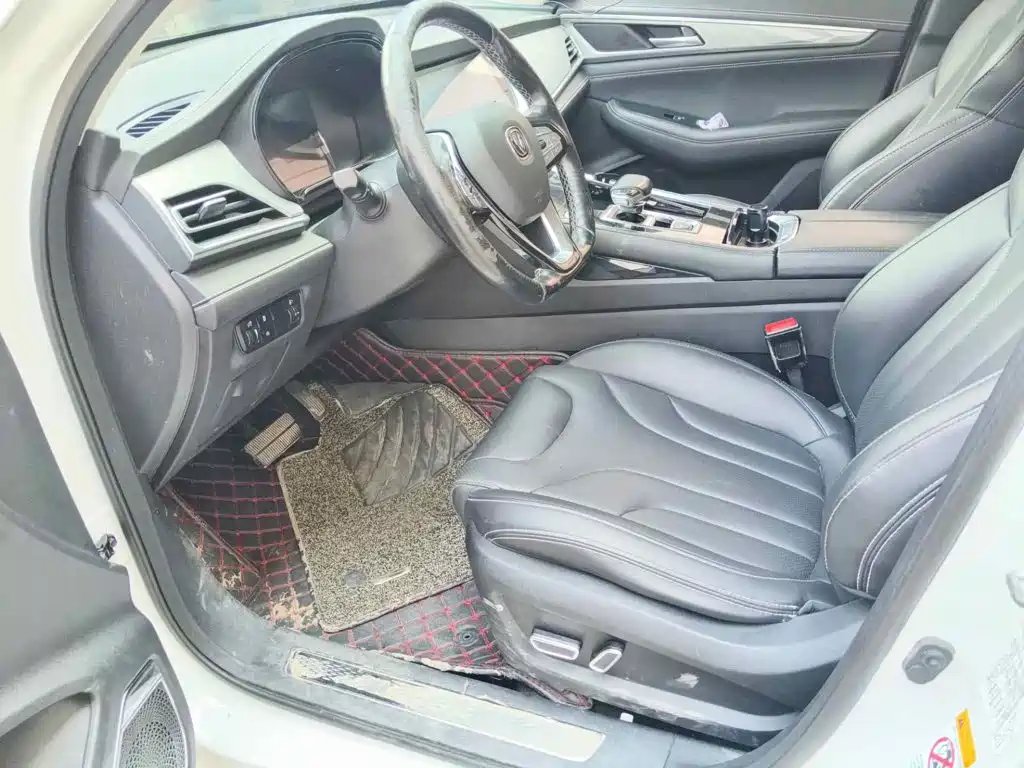 Фото 8 - Changan CS85