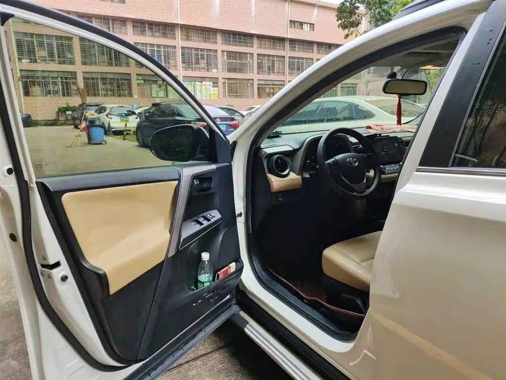 Toyota RAV4 Rongfang 2016 2.0L CVT 2WD Trend (China V) фото 14