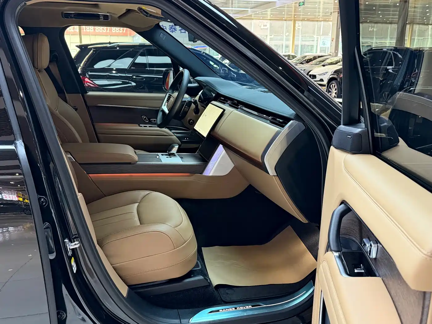 Land Rover Range Rover 2025 2025 3.0 L6 360PS Golden Age Edition