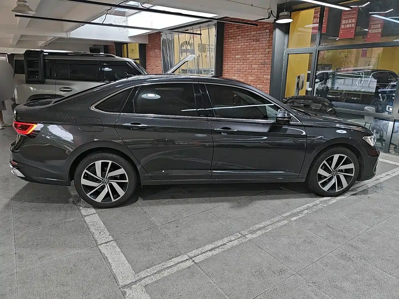 Фото 3 - Volkswagen Sagitar