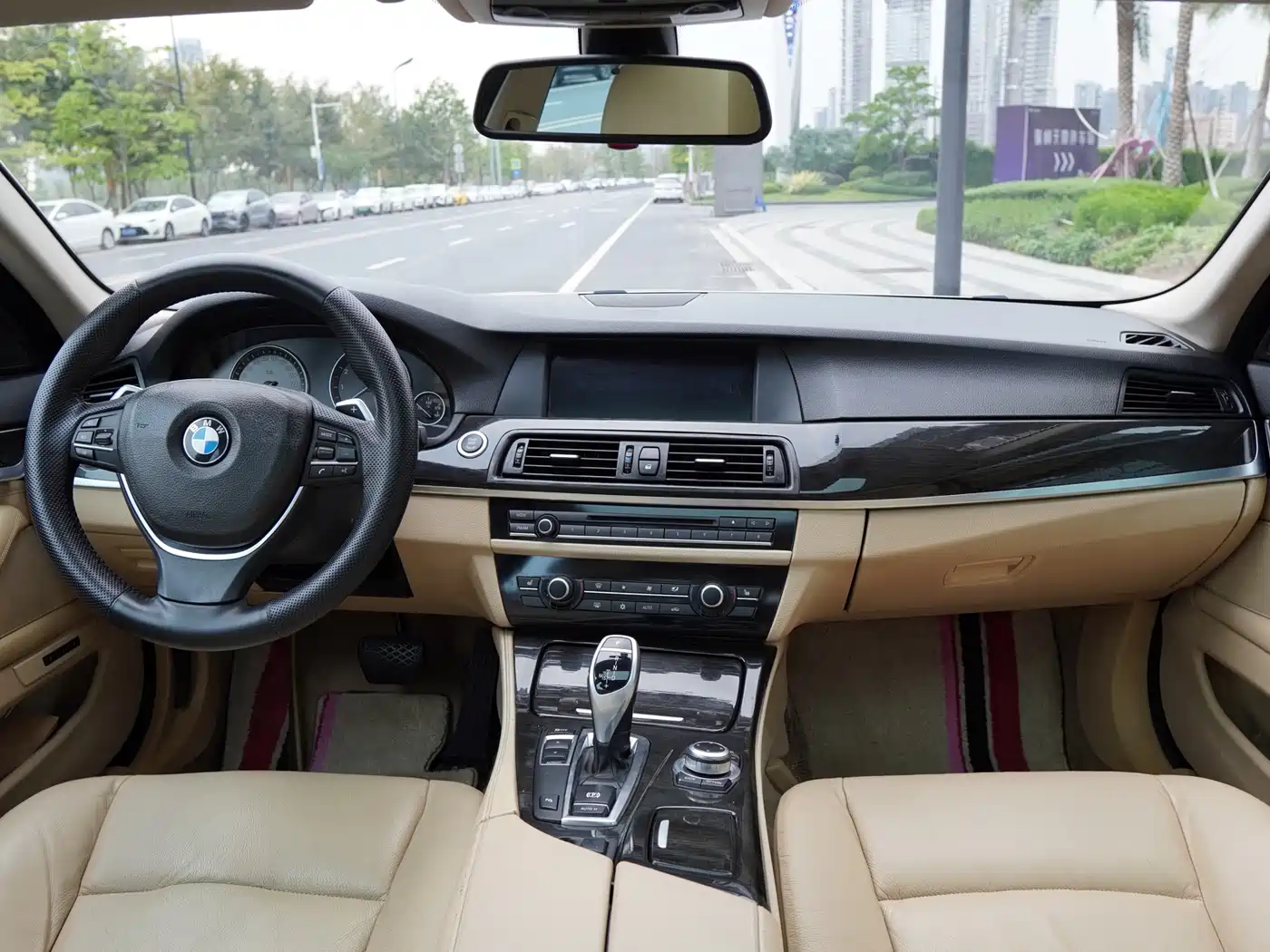 BMW 5 Series 2011 535Li Leading фото 7