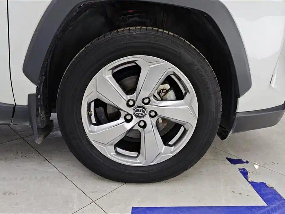 Toyota RAV4 Rongfang 2021 2.0L CVT 2WD Trend PLUS фото 6