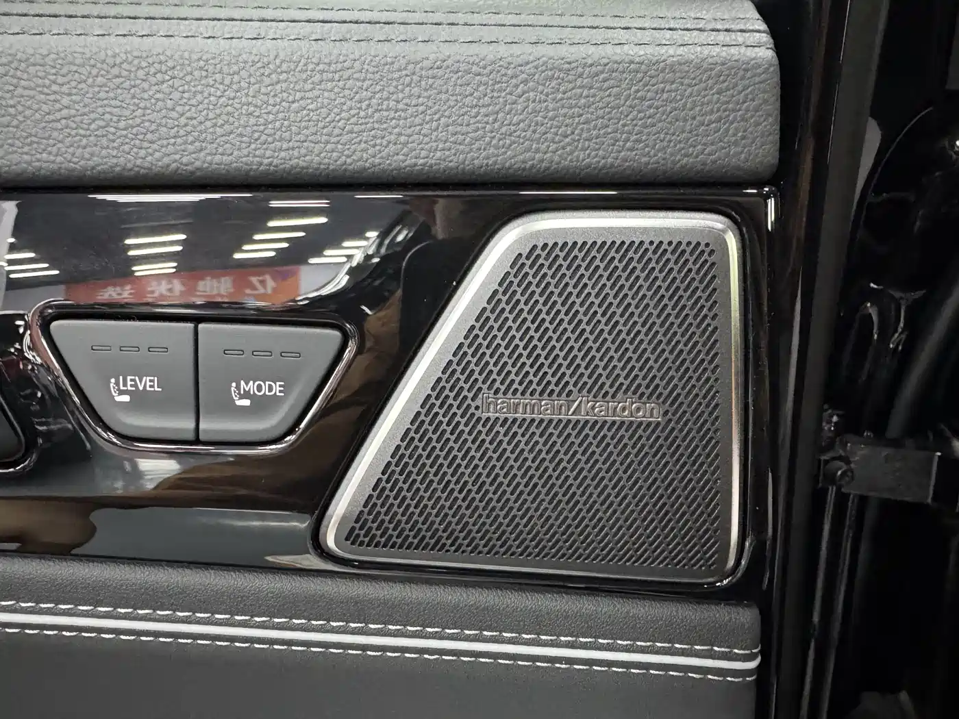 Volkswagen Passat 2025 Model Pro 380TSI Starlight Dragon Edition фото 10