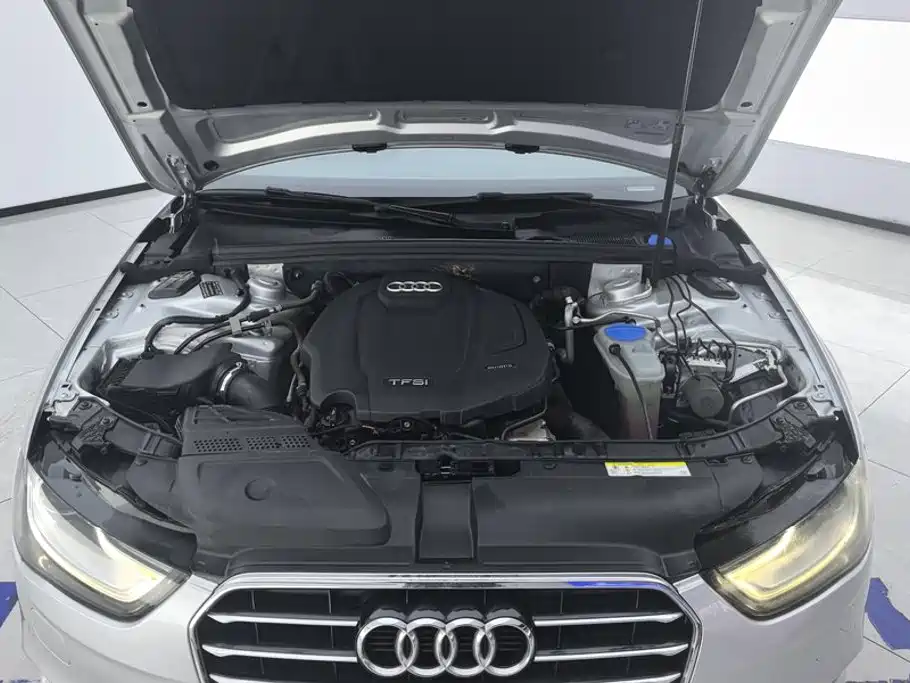 Фото 10 - Audi A4L