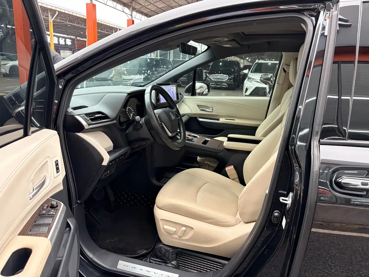 TOYOTA GREVIA