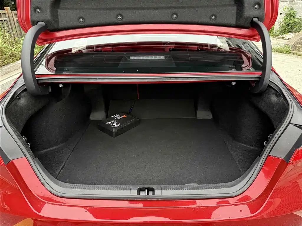 Toyota Camry 2018 2.5S Trend Edition фото 18