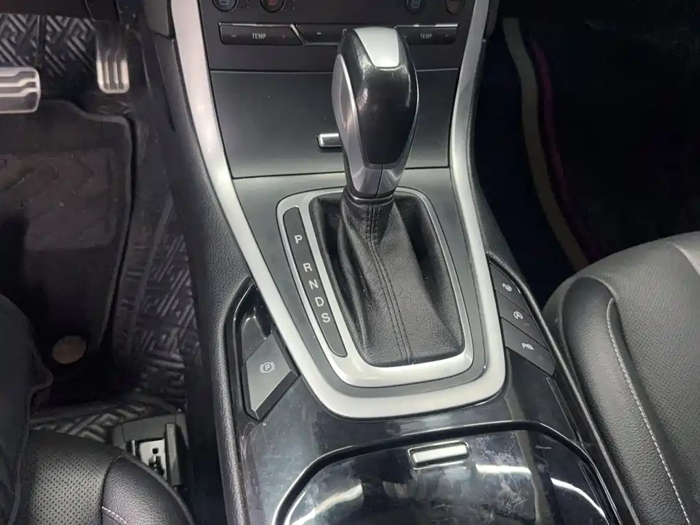 Фото 15 - Ford Edge