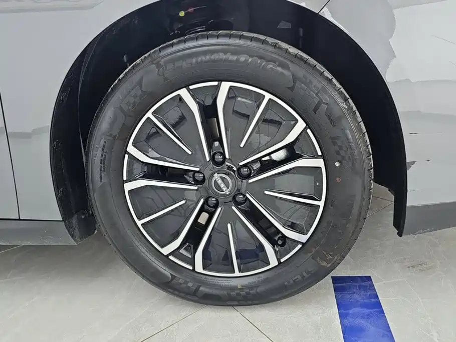 Nissan N6 2025 2025 Mid Configuration