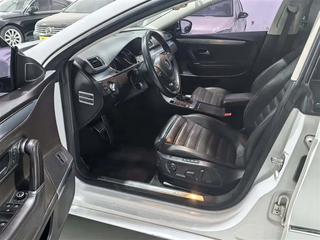 Volkswagen FAW-Volkswagen CC 2016 Model 2.0TSI Ultimate фото 7