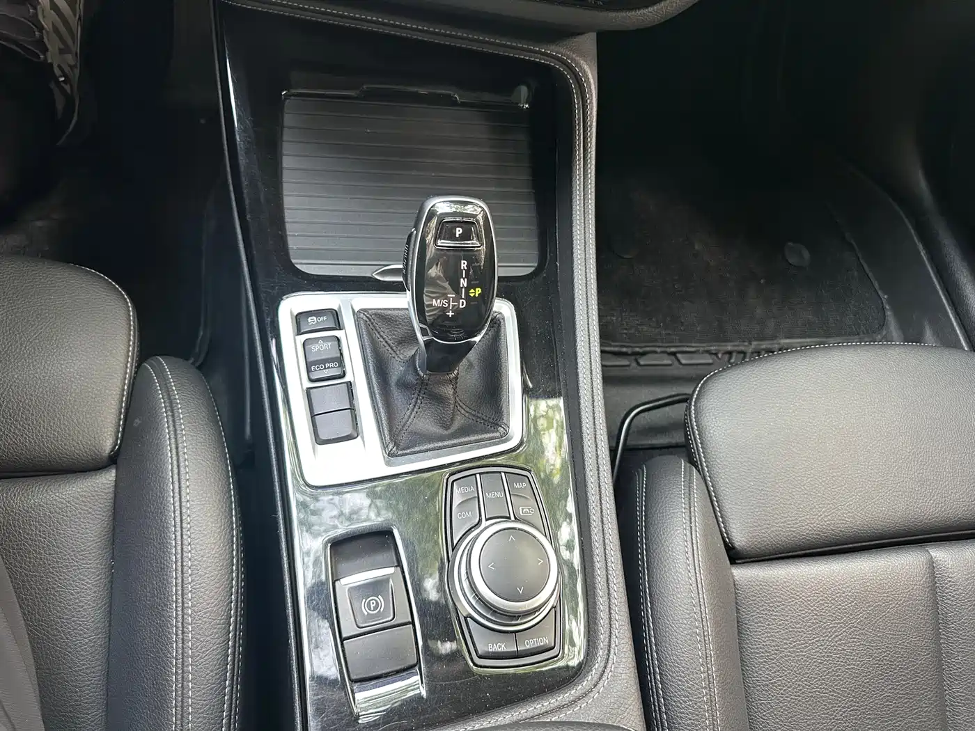 BMW 1 Series 2021 120i M Sport Shadow Edition фото 11