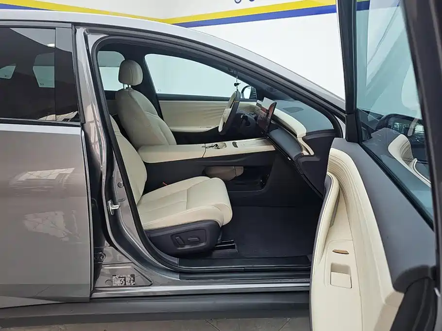 Nissan N6 2025 2025 Mid Configuration