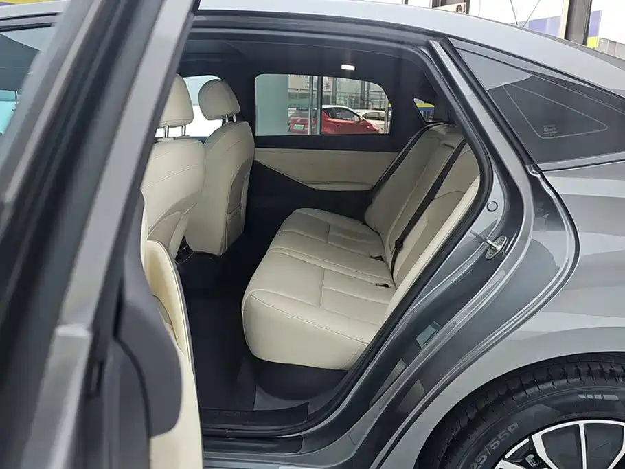 Nissan N6 2025 2025 Mid Configuration