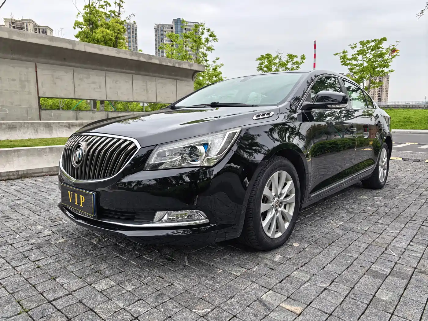 Buick LaCrosse 2013 2.4L SIDI Leading Comfort