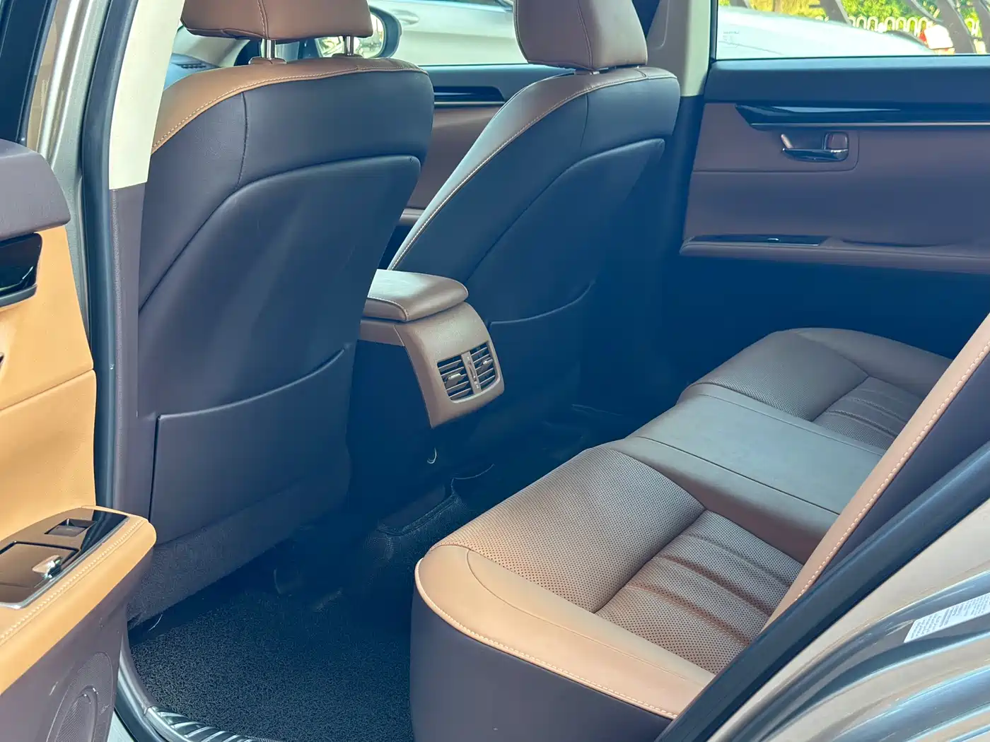 Lexus ES 2015 200 Comfort Edition фото 6