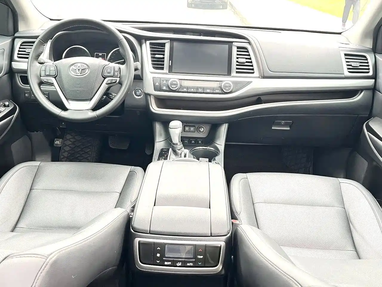 Фото 6 - Toyota Highlander