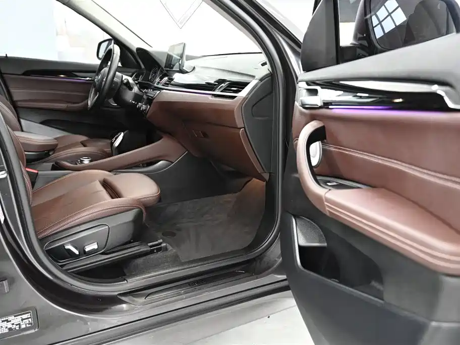 BMW X1 2022 sDrive25Li Leading фото 8