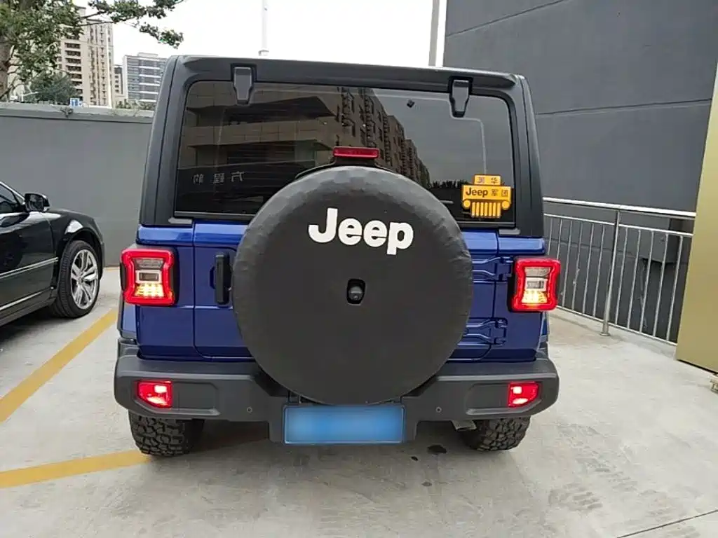 Photo 6 - Jeep Wrangler