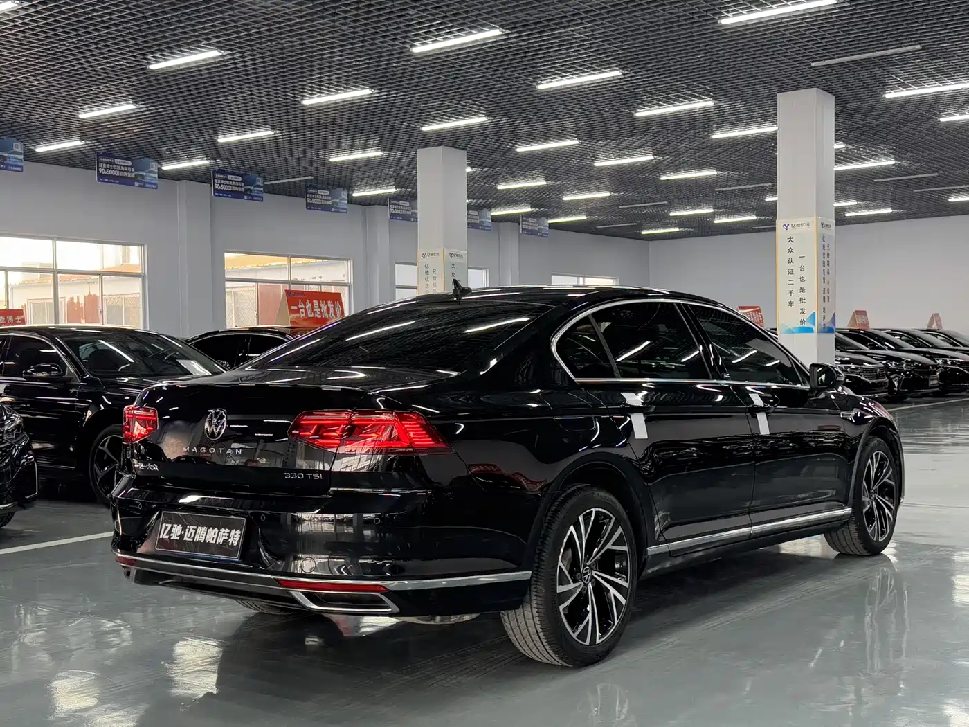 Volkswagen Magotan 2021 330TSI DSG 30th Anniversary Edition фото 9