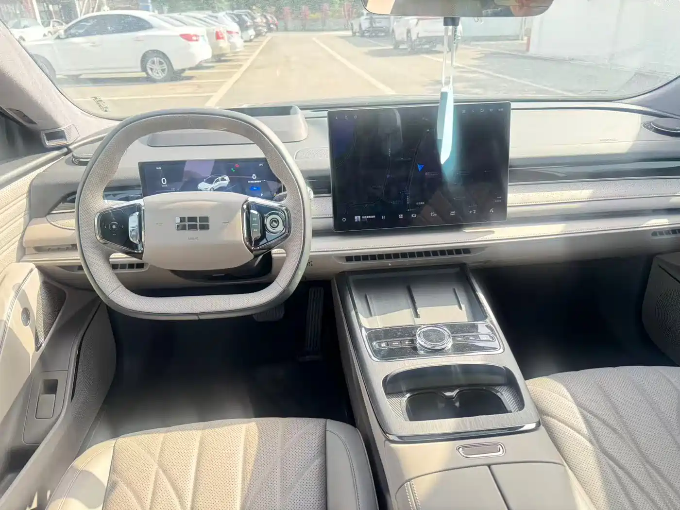 Geely Galaxy Galaxy Xingyao 8 2025 130km EM-P Starship Edition фото 6