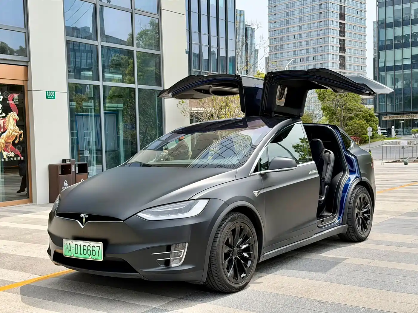 TESLA MODEL X