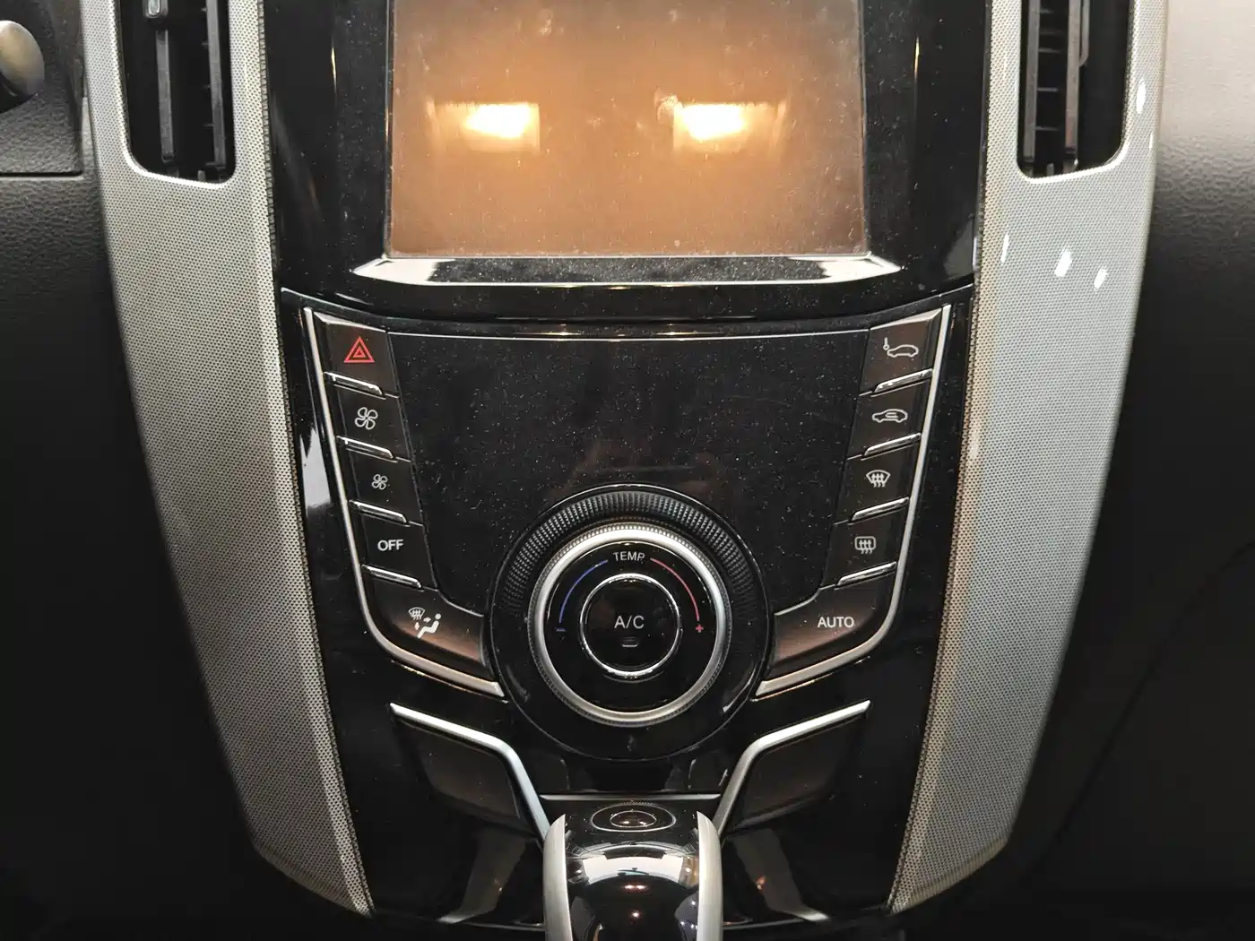 LUXGEN EXCELLENT 6 SUV