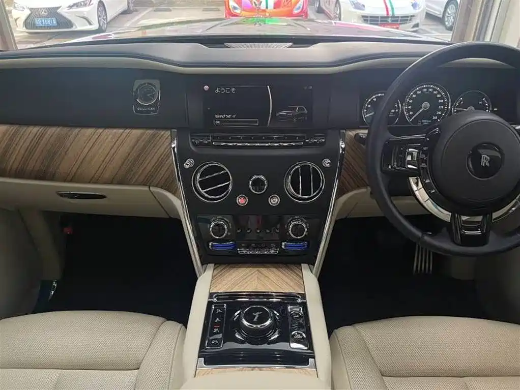 Rolls-Royce Cullinan 2018 5-Seater Version фото 16