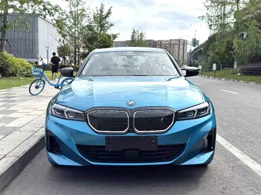 Фото 2 - BMW i3
