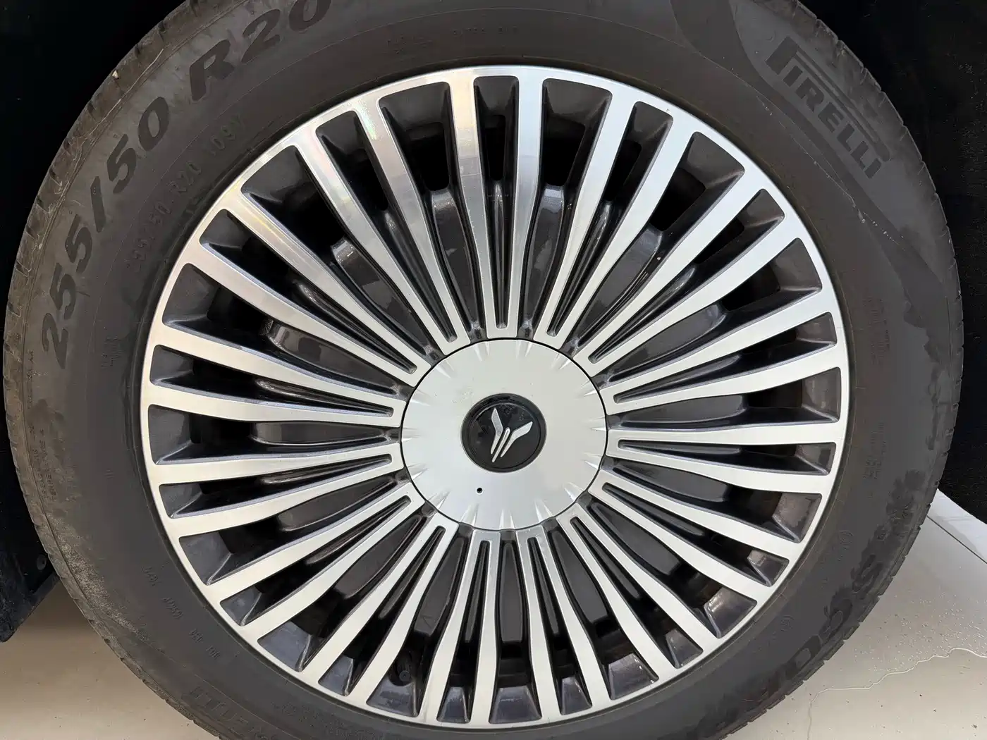 Voyah Dreamer 2025 2025 PHEV AWD Excellent Kunpeng Edition