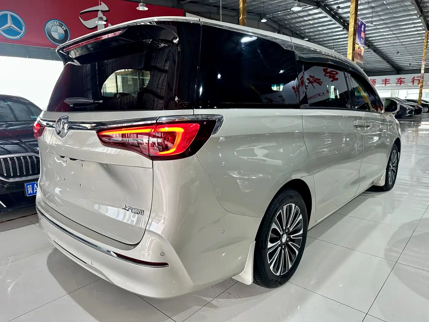 Buick GL8 2021 ES Landlord 653T Luxury фото 4