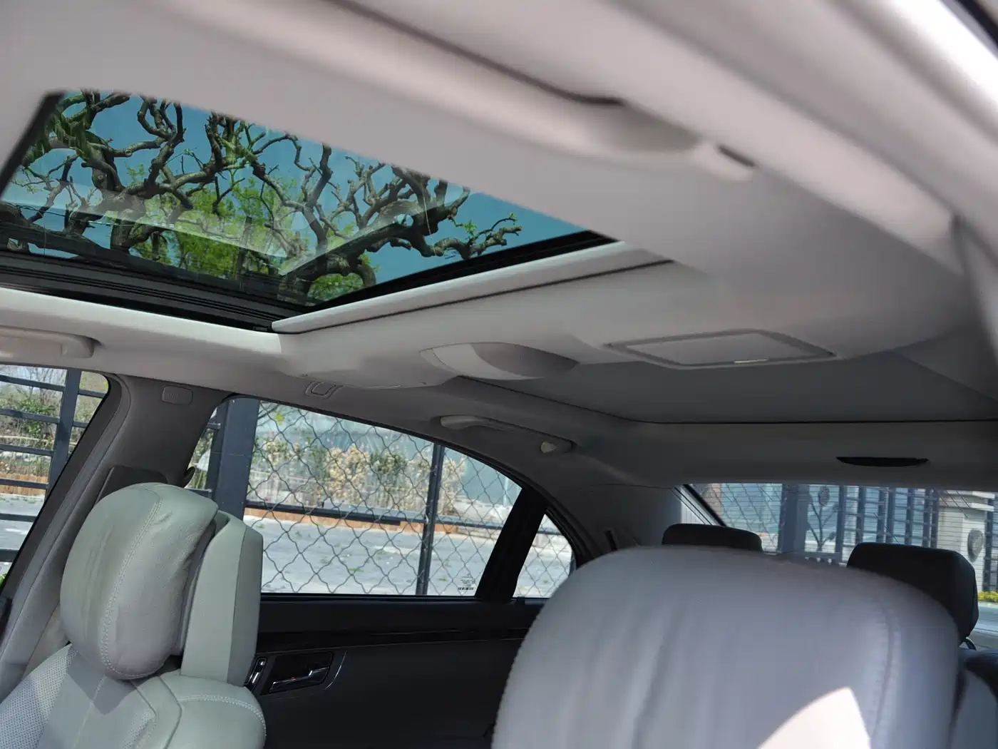 Mercedes-Benz S-Class фото 17