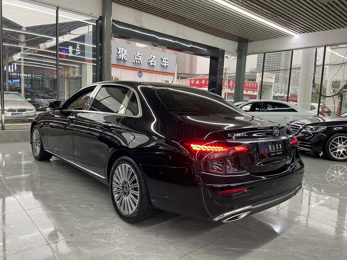 MERCEDES-BENZ E CLASS