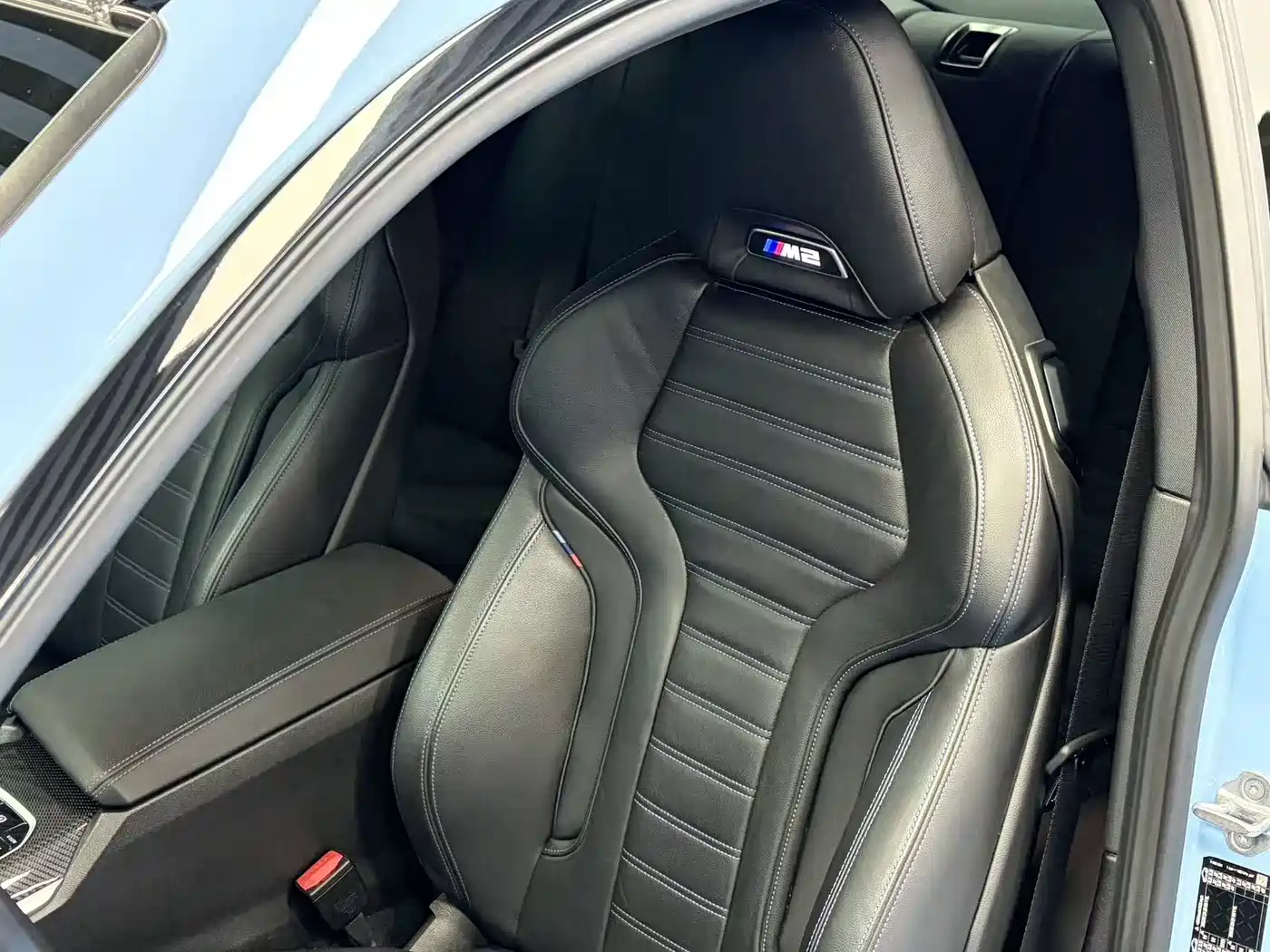 BMW M2 2024 M2 фото 17