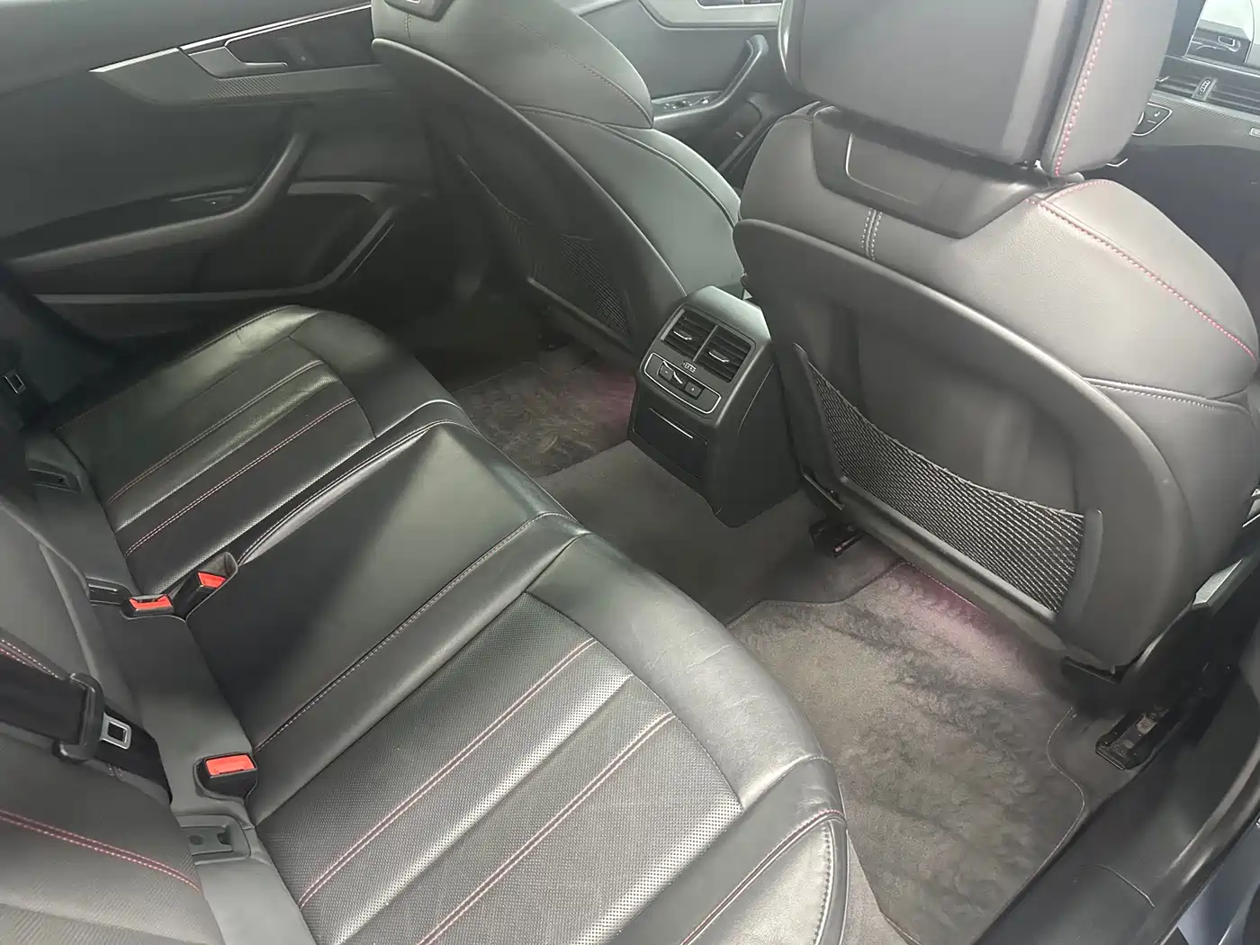 Фото 11 - Audi A4L