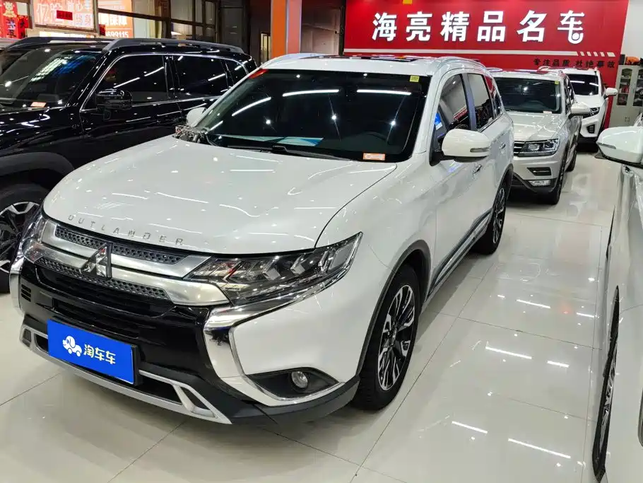 Mitsubishi Outlander 2020 2.4L 4WD Luxury 5-seater