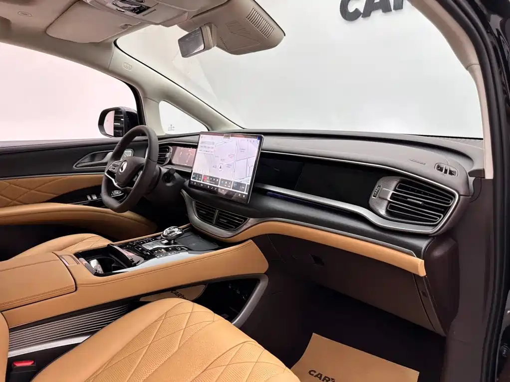 Denza D9 2025 2024 DM-i 980 AWD Prestige