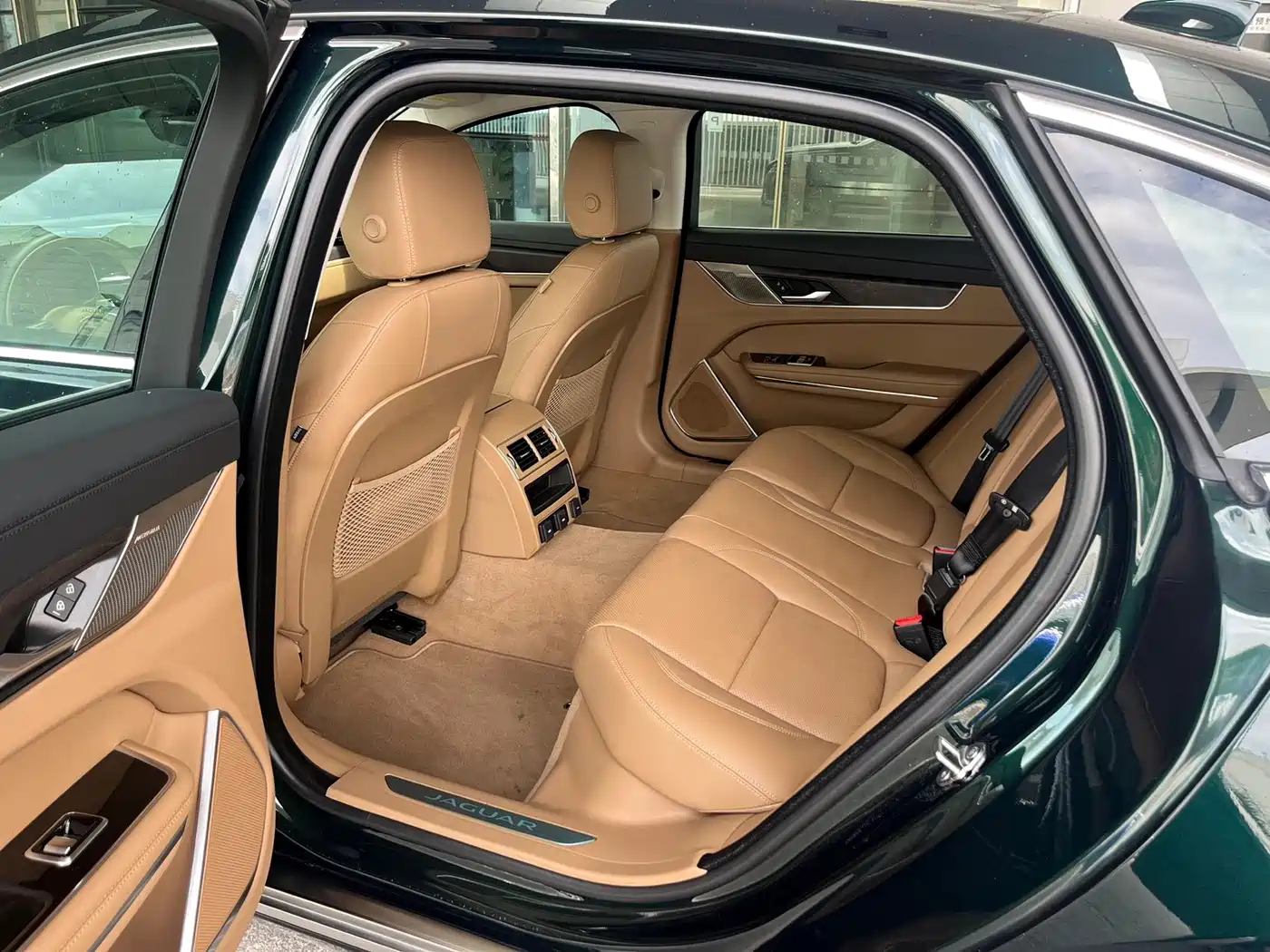Jaguar XFL 2025 2025 2.0T P250 FWD Luxury Edition