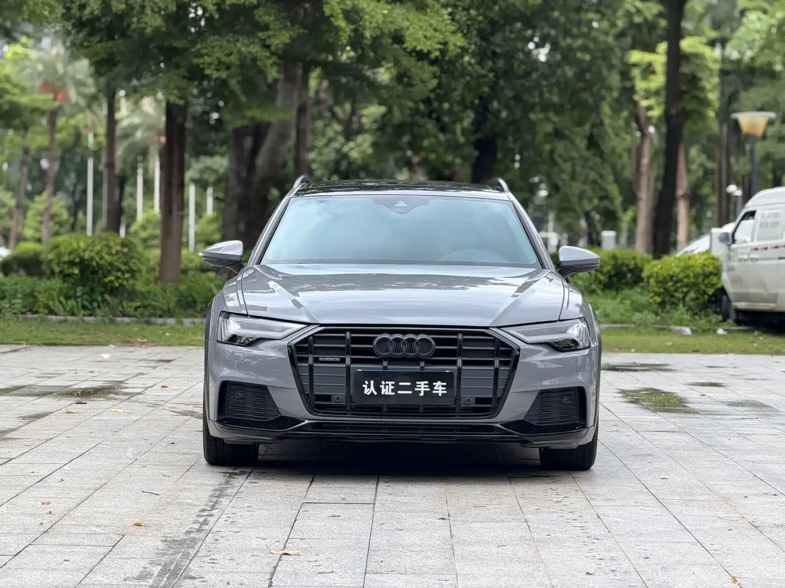 Photo 2 - Audi A6 (Import)