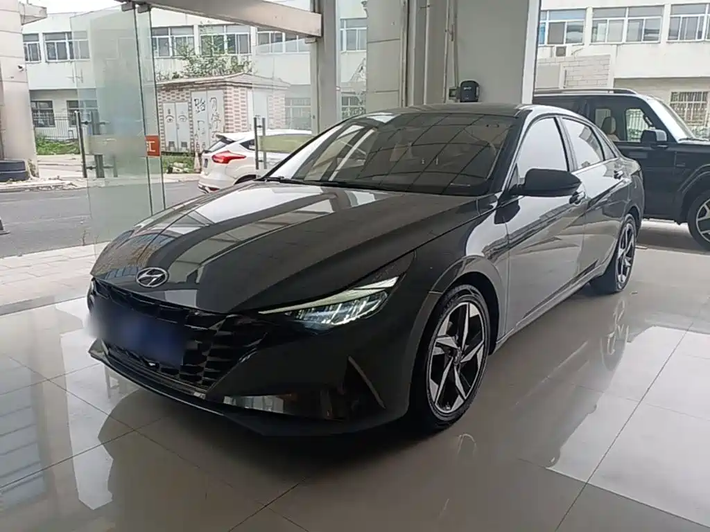 Hyundai Elantra 2021 1.5L CVT LUX Premium Edition