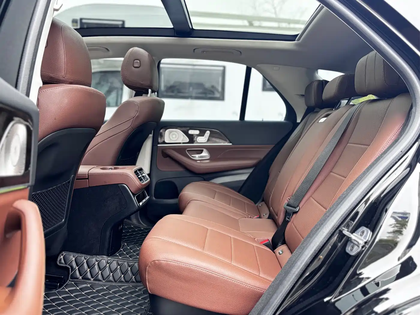 Mercedes-Benz GLE 2025 GLE 350 4MATIC Fashion фото 12