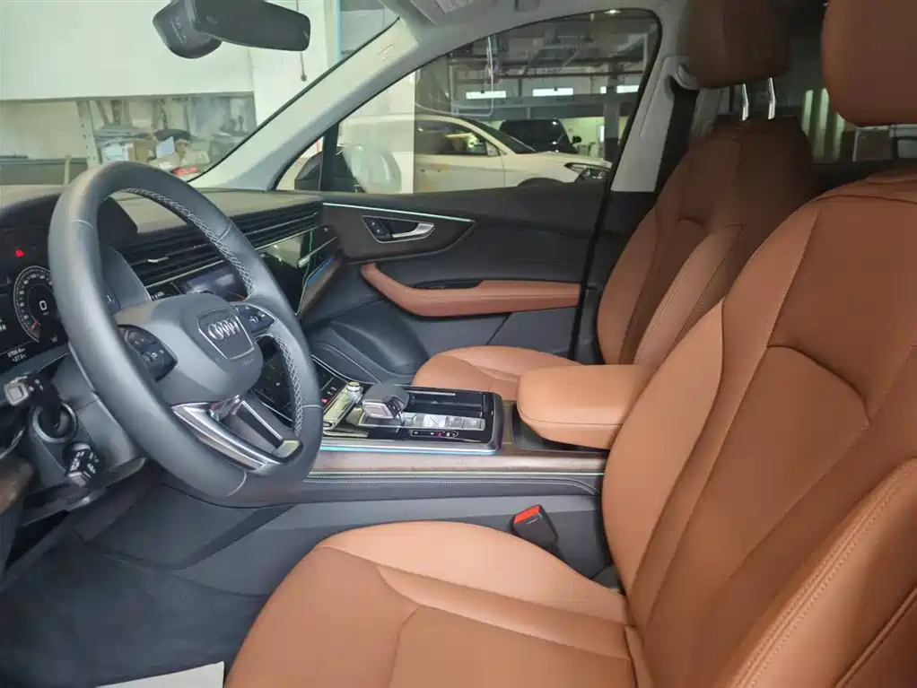 Audi Q7 2025 2025 45 TFSI quattro S line Sport