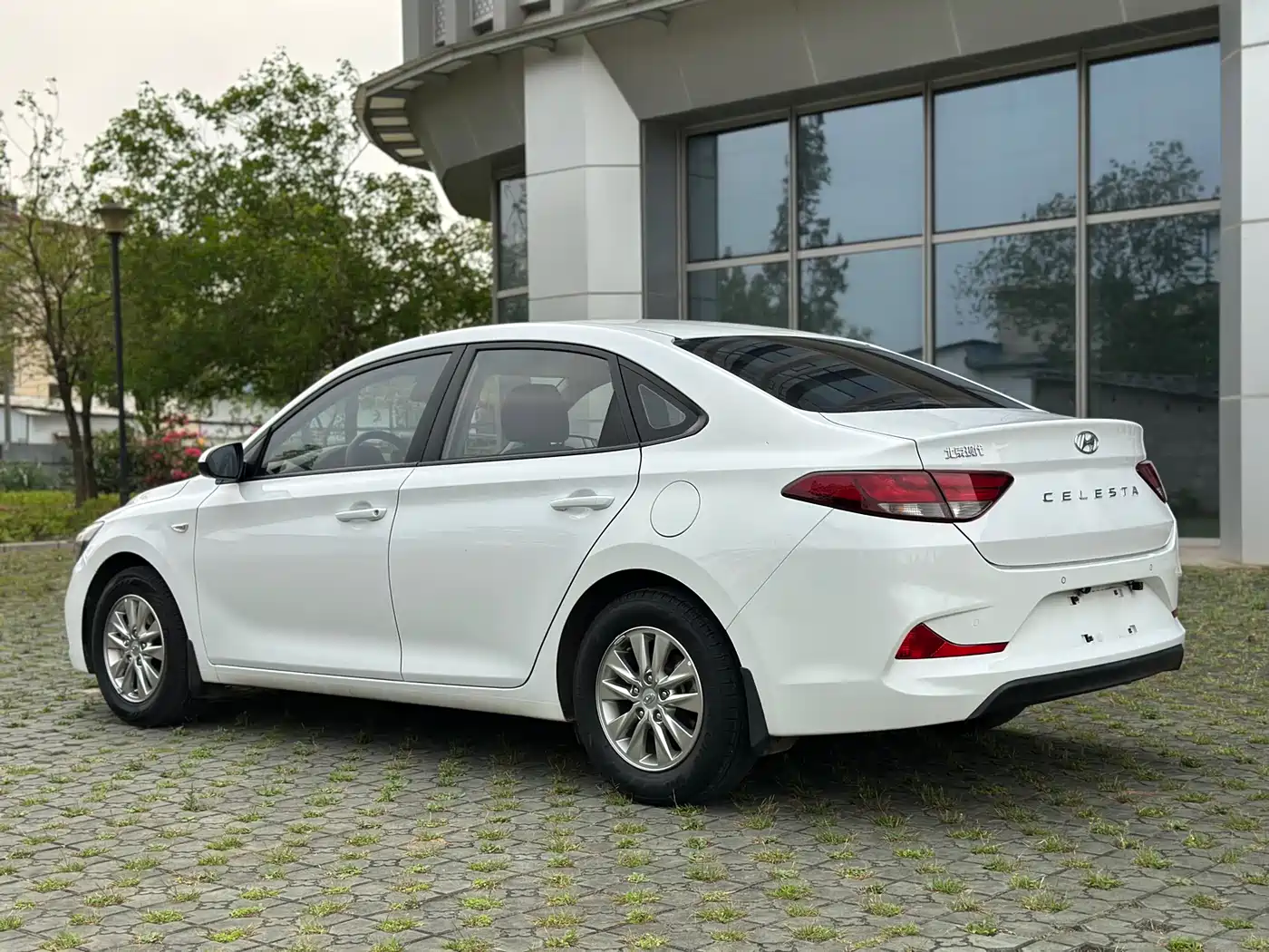 Hyundai Elantra 2018 1.6L Automatic Pleasing Edition GL China VI фото 6