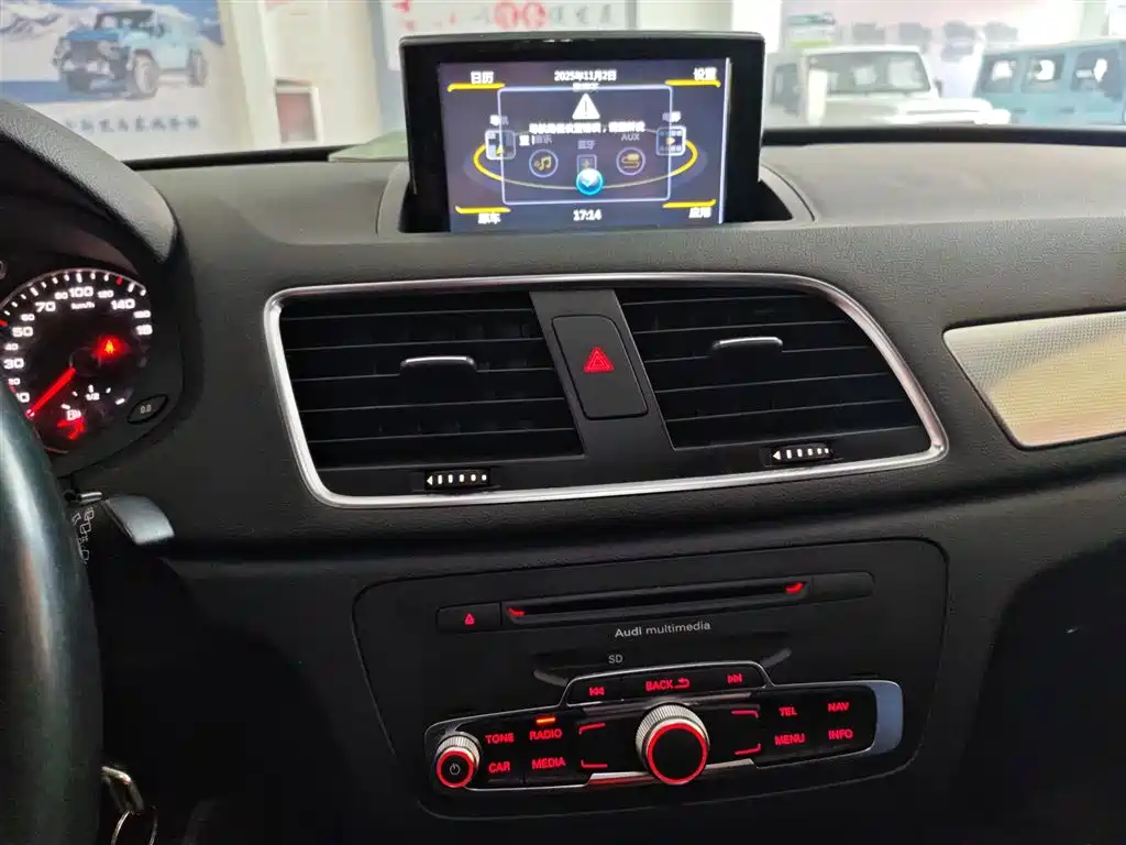 Audi Q3 2013 35 TFSI Comfort фото 13